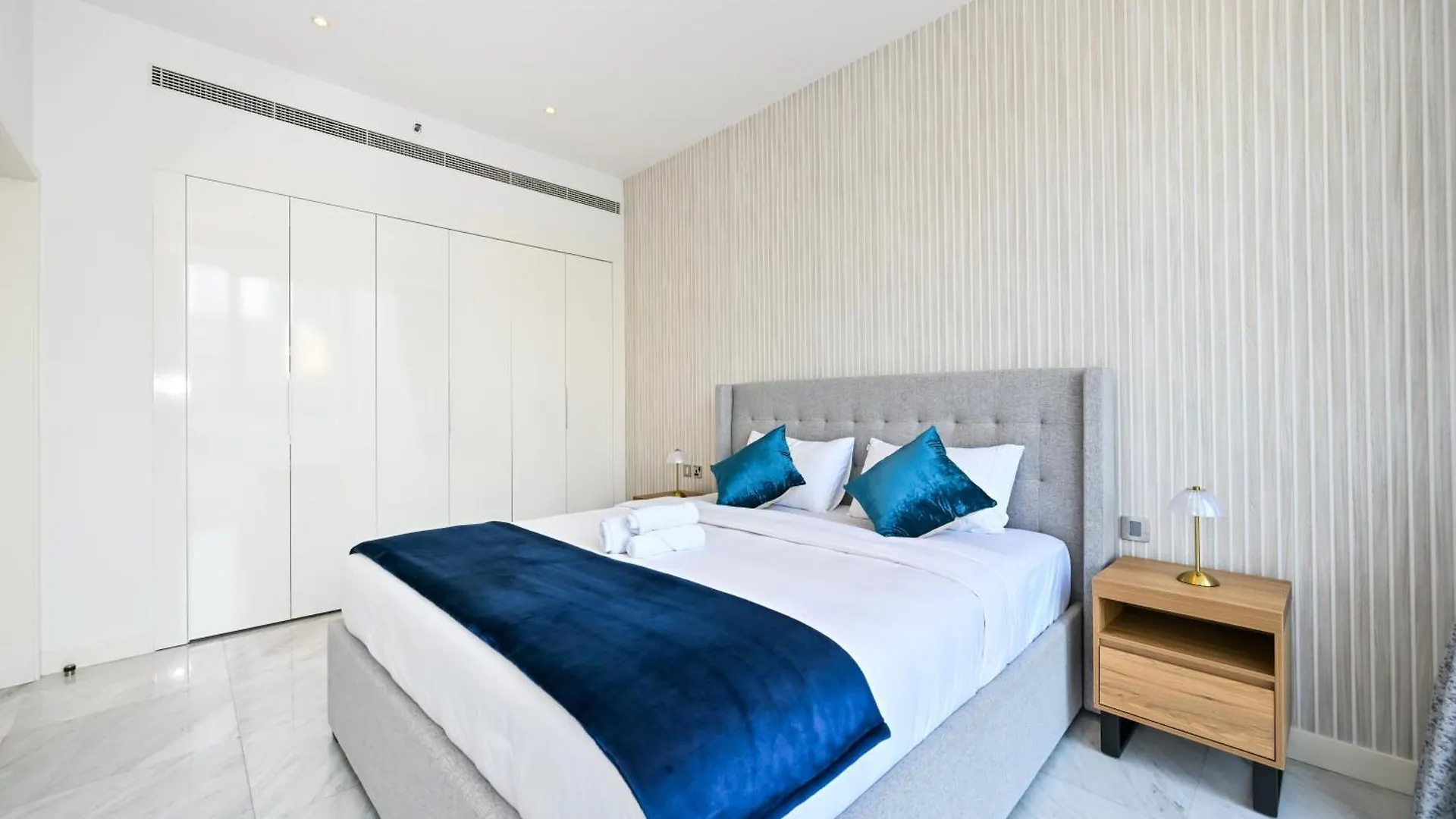 The Pad Burj Khalifa View 1Bd Apartment Dubai